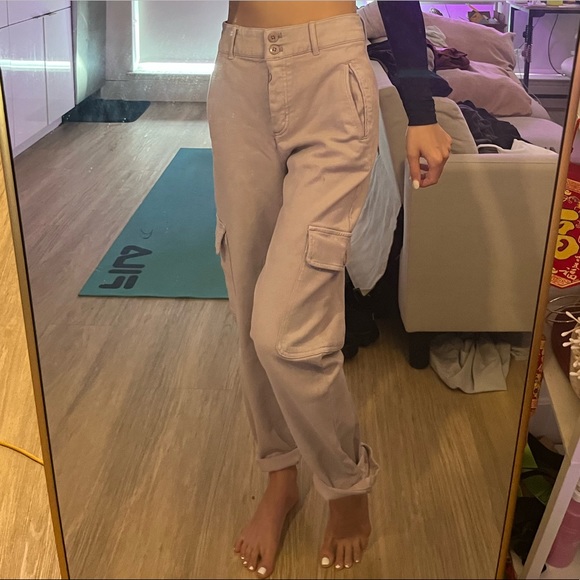 Aritzia Wilfred free cargo pants in mauve - Picture 3 of 3